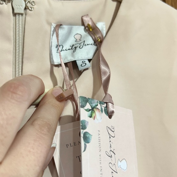 NWT Dainty Jewells ‘Time for a Toast’ Dress - Classic Cream - Size Small - Picture 5 of 8